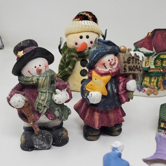 Lot of Ceramic and Resin Holiday Mini houses and Snowman Xmas Decor Christmas - Picture 5 of 10